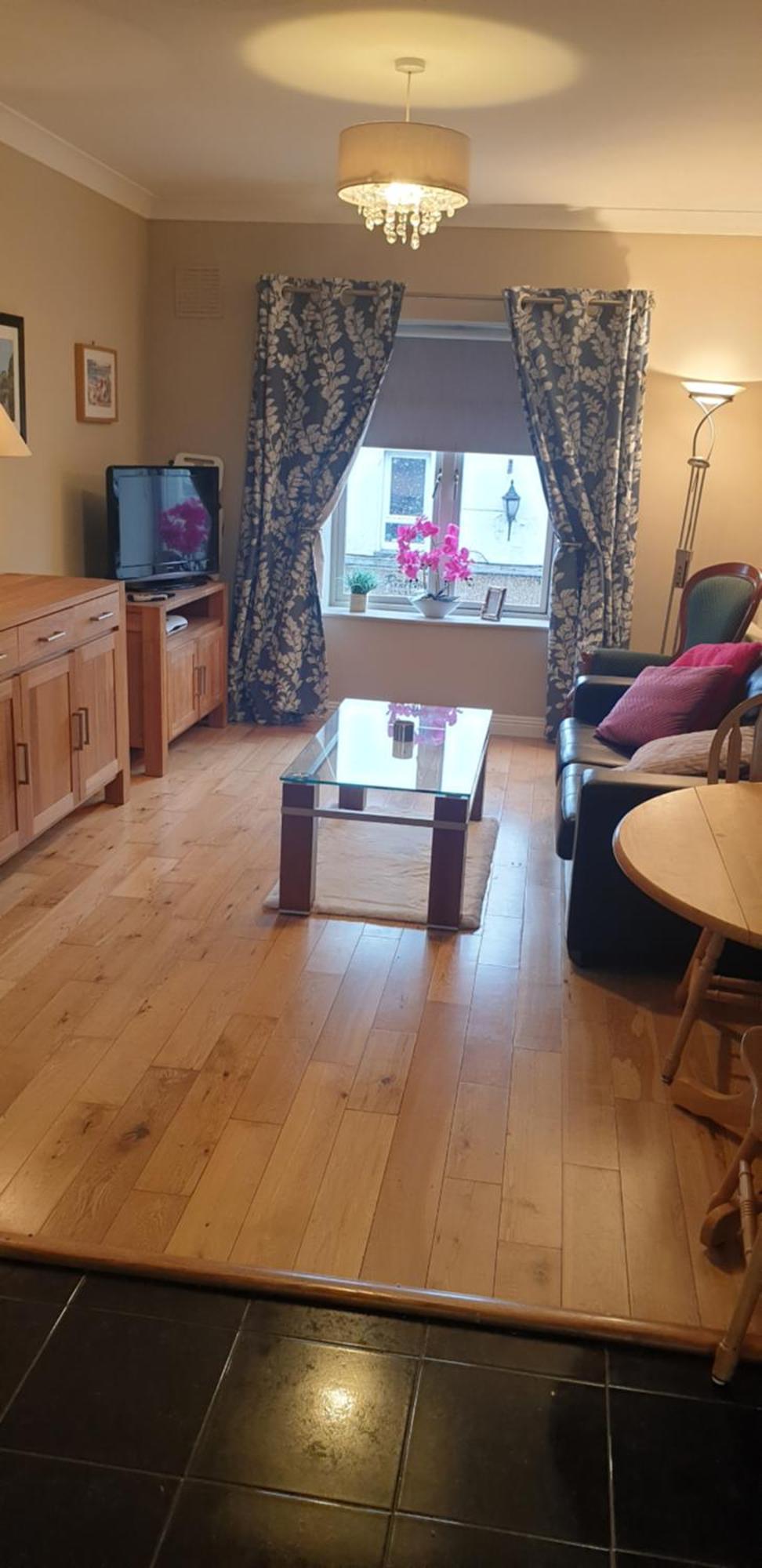 Town Centre Apartment トリム エクステリア 写真